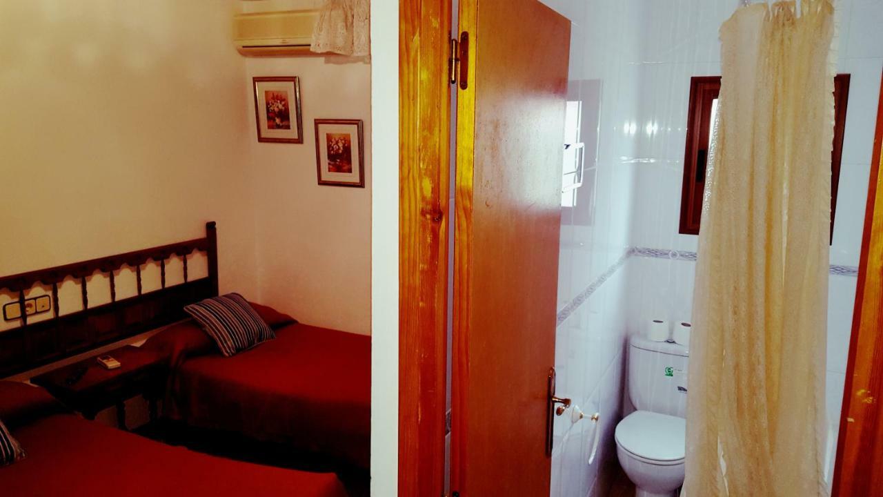 Hostal Roca Fayón Eksteriør bilde